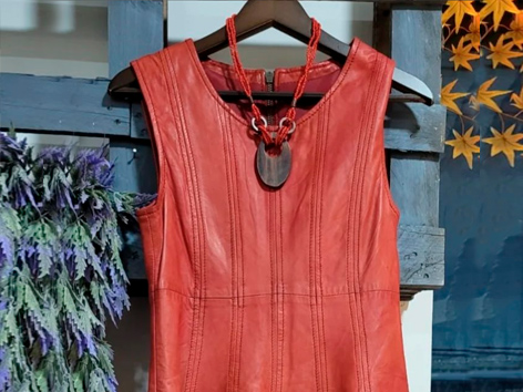 vestido-rojo vestido rojo de cuero